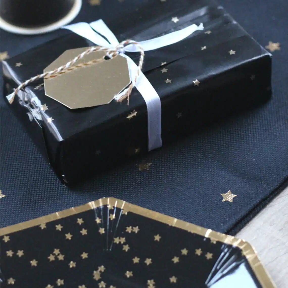 Party In A Box – Hajj – Black & Gold - Image 4